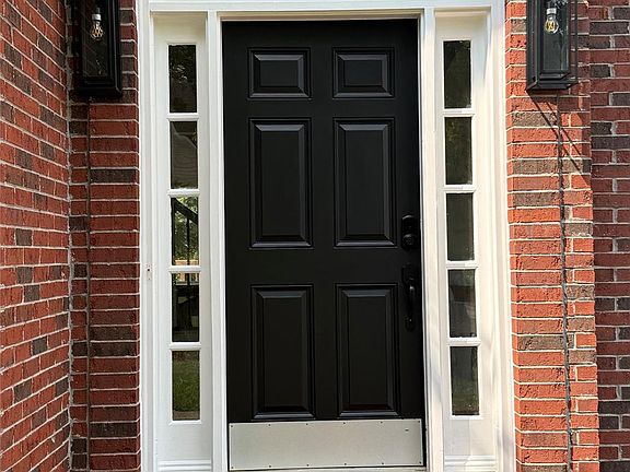 2nd image of 2421 Arden Gate Ln