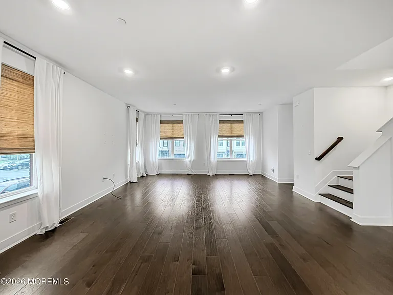 89 Bataan Ave — Photo 17