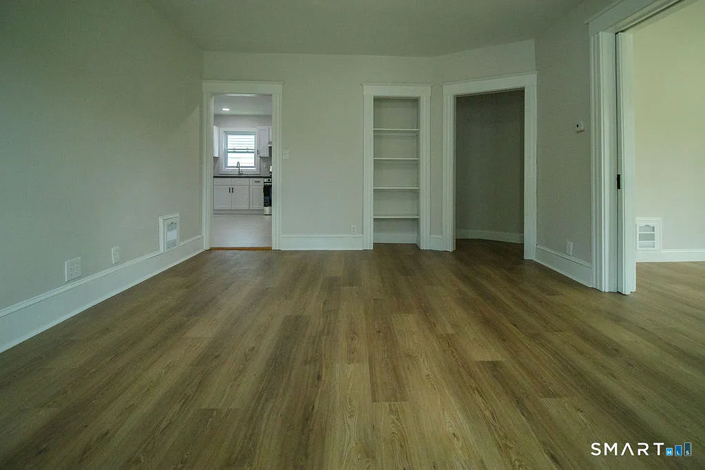 2 bed, 1.0 bath, 1270 sqft, $2,100 — Photo 4