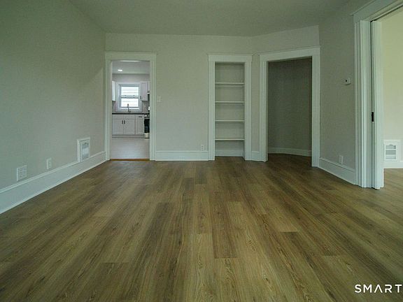 4th image of 396 Chestnut St