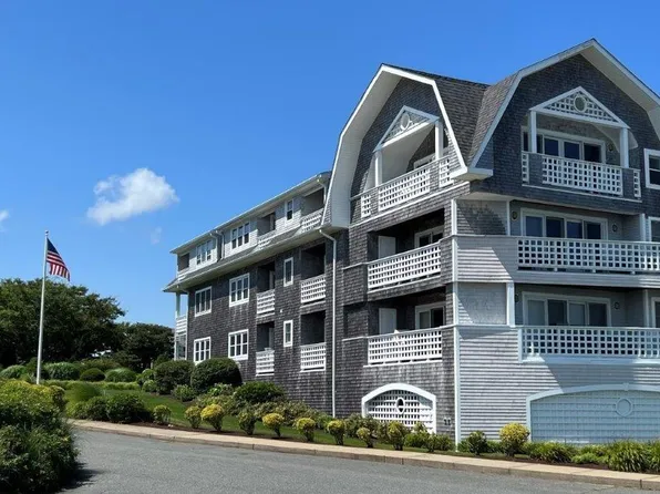 2 Quinapoxet Avenue #21AU, Falmouth, MA 02540