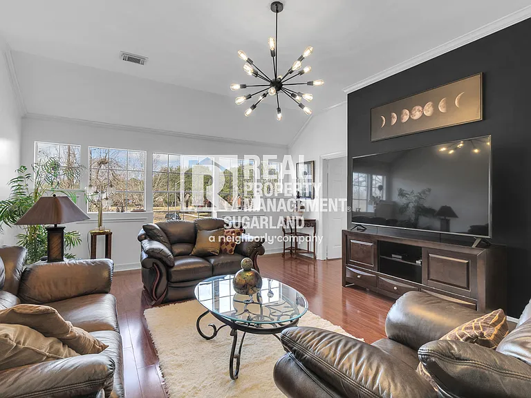 4410 Heatherwilde St — Photo 44
