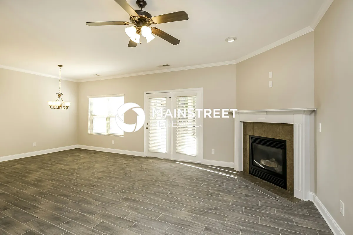 Living Room - 4715 Sweetwater Dr