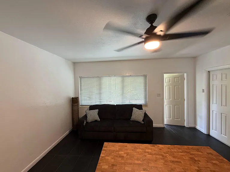 1004 W Las Olas Blvd #2 — Photo 9