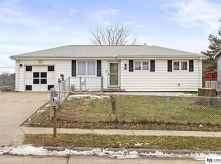 9217 Grand Ave, Omaha, NE 68134
