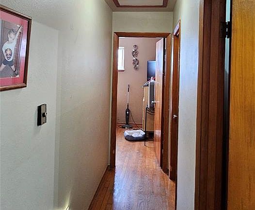 4th image of 2845 Parthenon Dr