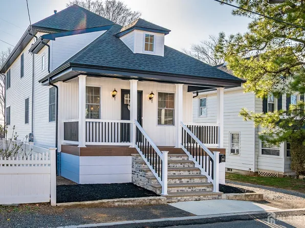 32 Smith St, Sayreville, NJ 08872