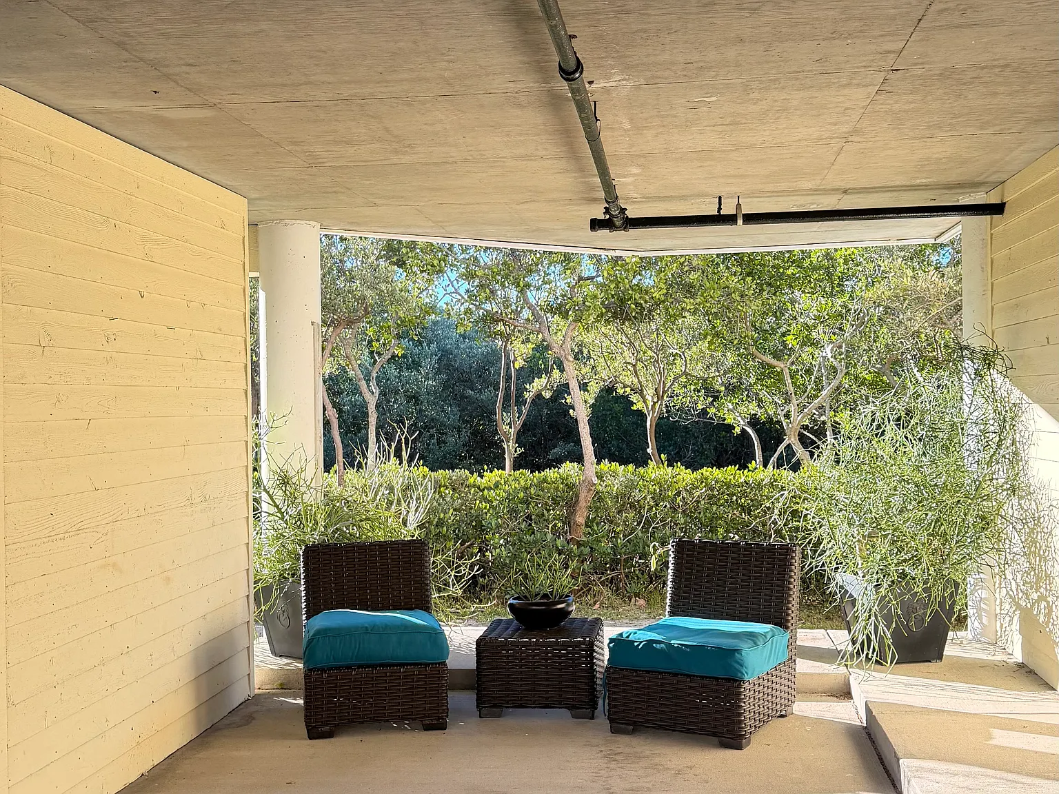 2 bed, 1.5 bath, 1220 sqft, $1,850 — Photo 3
