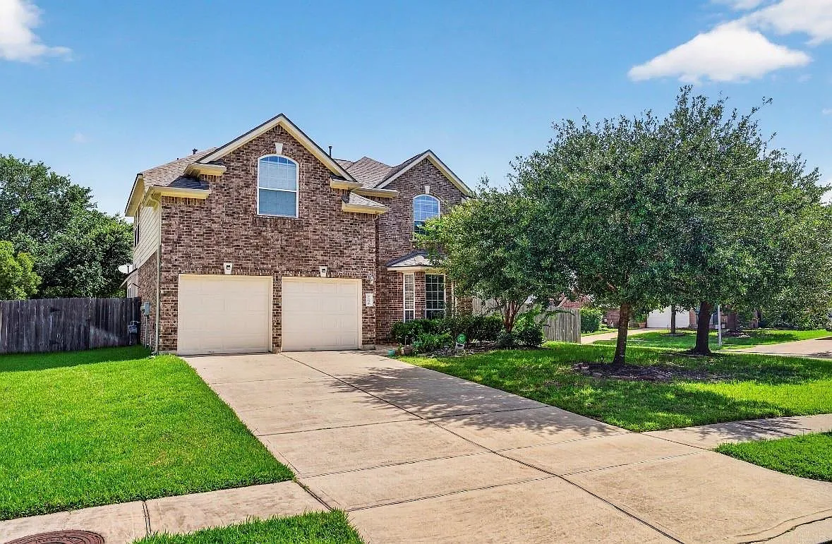 4 bed, 2.5 bath, 2658 sqft, $2,850 — Photo 3