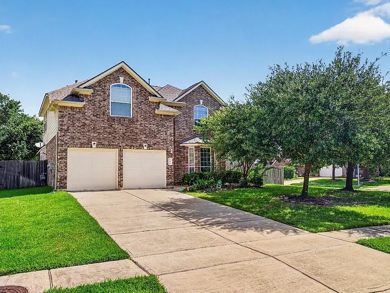 16026 Rustlers Trail Ln — Photo 3