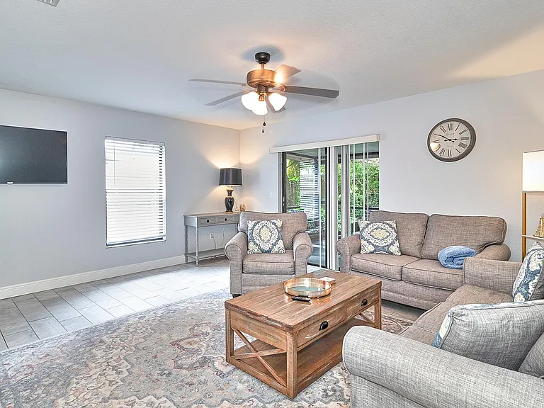 2417 W Stroud Ave #A — Photo 25
