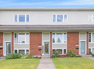 118 Monterey Dr, Ottawa, ON K2H7A8
