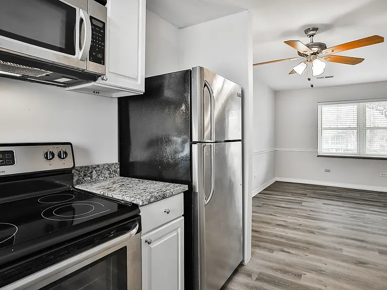 137 E Lockwood Ave #2-B — Photo 7
