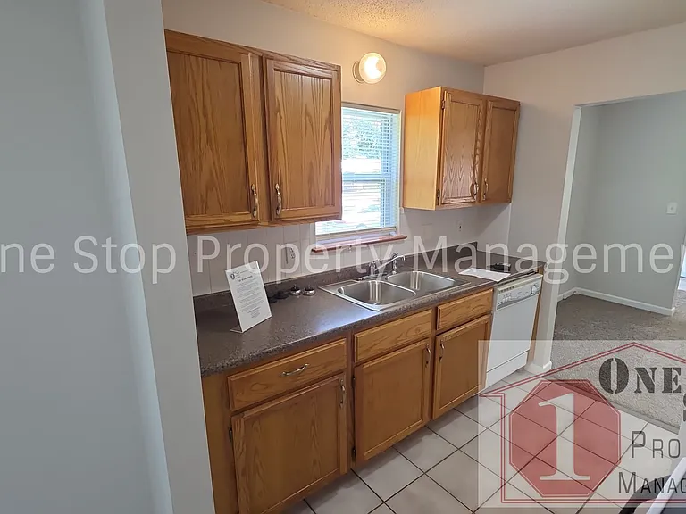 606 S Fairview Ave — Photo 9