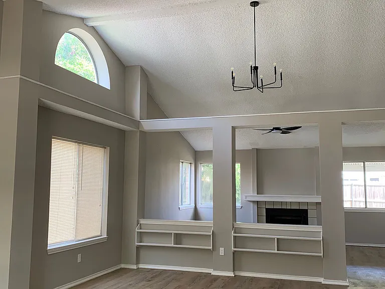 7801 Estates Way — Photo 6