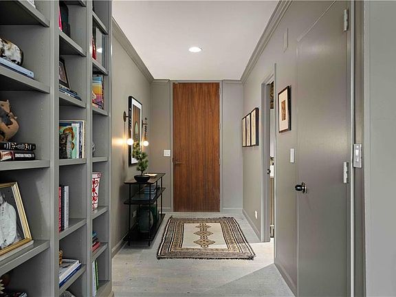 3rd image of 2575 Peachtree Rd NE APT 4H