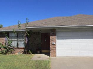 701 E Glendale Ln, Rogers, AR 72758