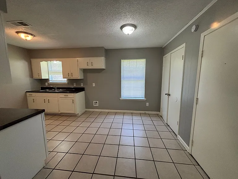 5168 Corkwood Dr — Photo 7