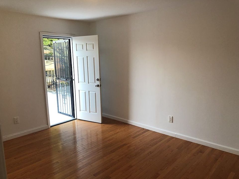 1st image of 2240 28th St