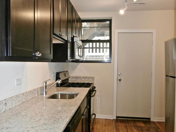 5th image of 3119-21 W Lawrence Ave #2