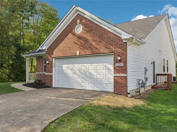 10244 Hidden Valley Dr, North Royalton, OH 44133