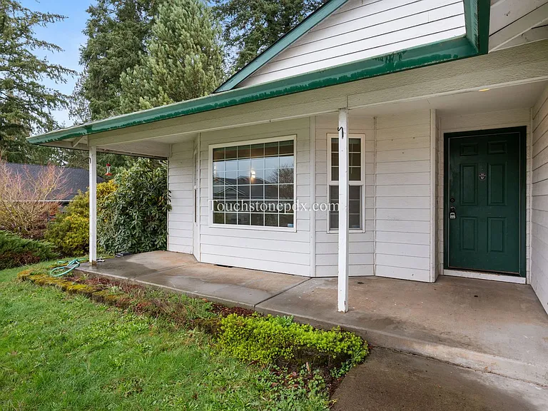 20160 Quinalt Dr — Photo 5