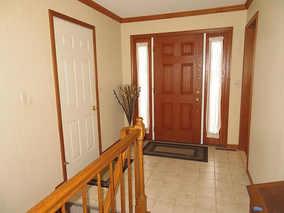 2nd image of 1604 Winsted Dr
