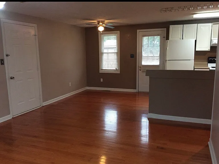 3414 Hermitage Dr — Photo 6