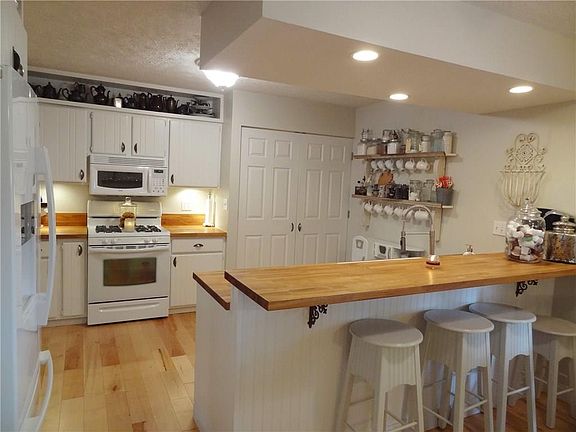 4th image of 10126 N Balfer Dr E