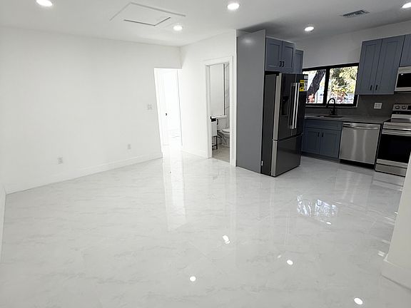 5th image of 4717 NW 11th Ave #1