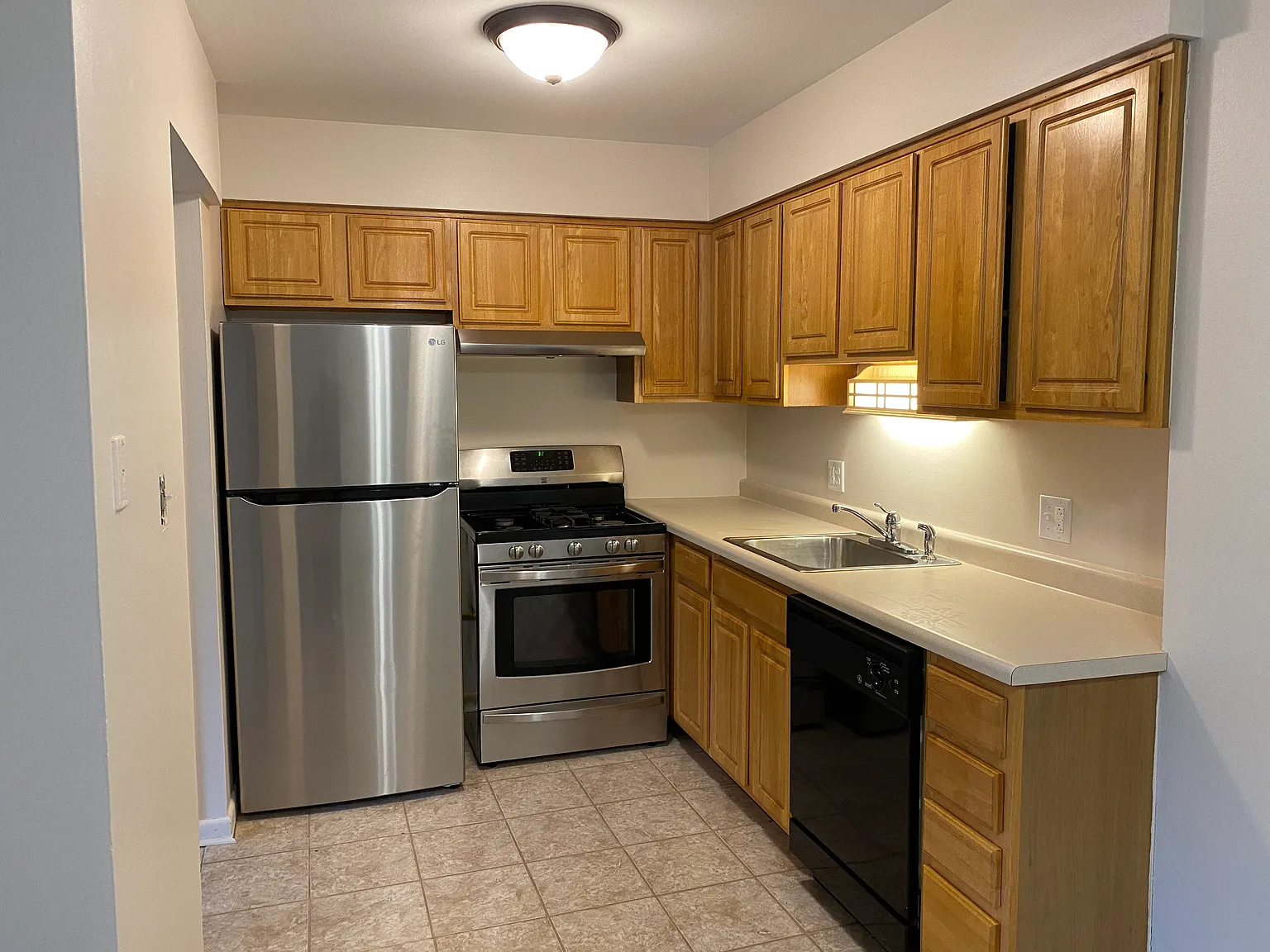 10S511 Echo Ln — Photo 2