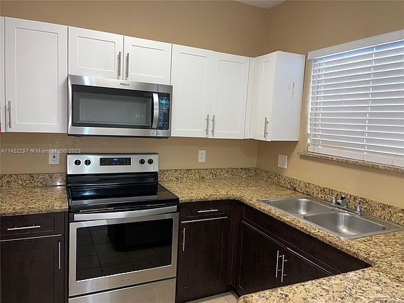 3rd image of 373 NE 26th Pl Unit 101