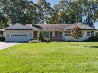 2213 Ridgefield Rd, Portage, MI 49024