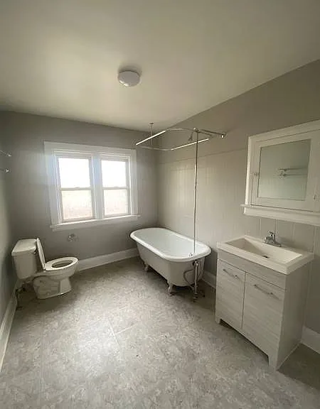 195 Courtland Ave E #3 — Photo 8