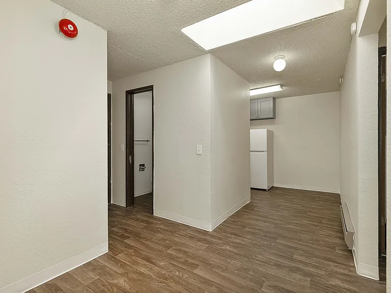 Badger & Blue Lake Apartments — Photo 18