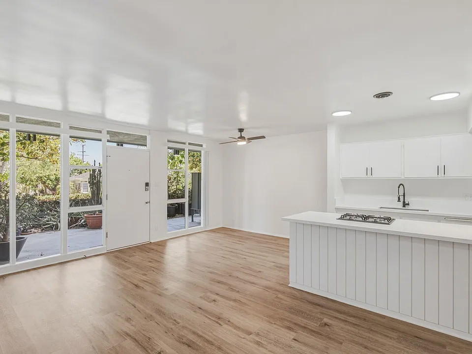 Montana Avenue Residences