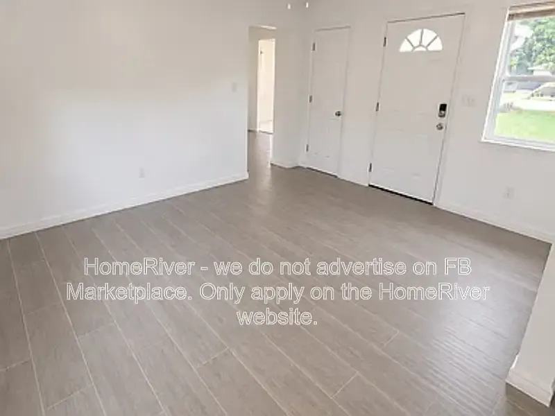 3 bed, 1.0 bath, $1,650 — Photo 2
