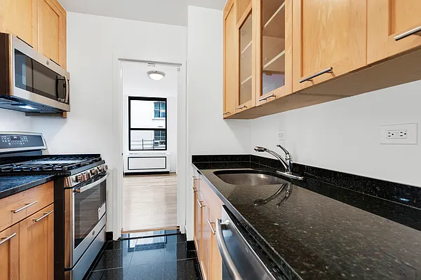 Rented by Cooper & Cooper Real Estate | media 8