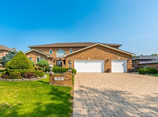 717 N 8th Ave, Addison, IL 60101