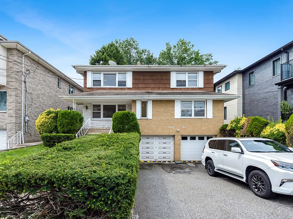 24 E Ruby Ave #1