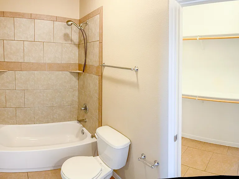 1203 Loyal Ln #B — Photo 13