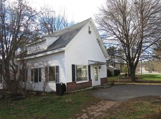 24 Lunt Rd APT B, Falmouth, ME 04105