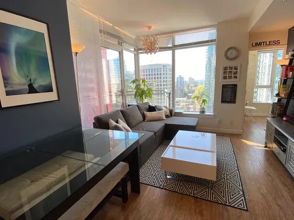 1211 Melville St #2401, Vancouver, BC V6E 0A7