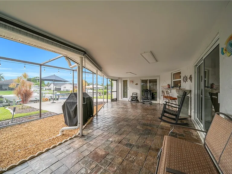 3746 SE 1st Pl — Photo 35