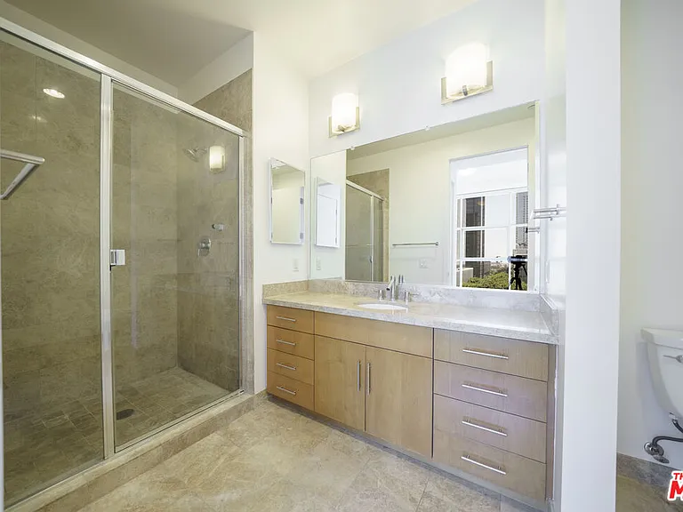 3223 W 6th St #605 — Photo 10