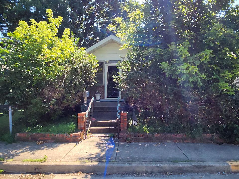 2nd image of 1218 Henning Ave