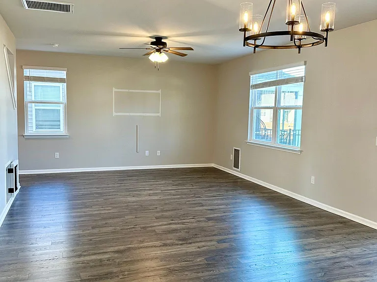 1053 Laurens Mill Dr — Photo 3