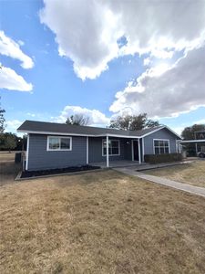 903 E Hall St, Bangs, TX, 76823