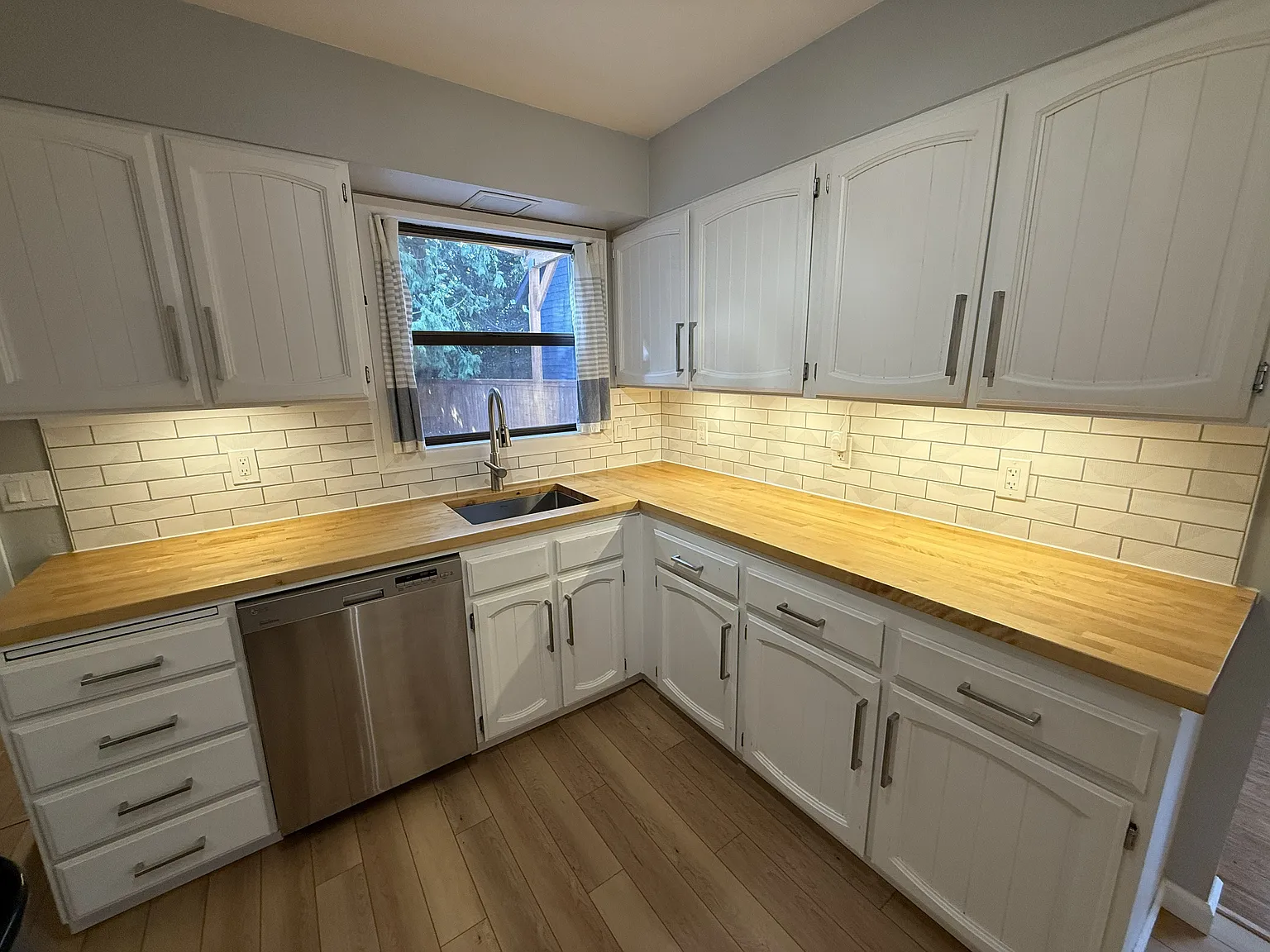 3 bed, 1610 sqft, $2,795 — Photo 3
