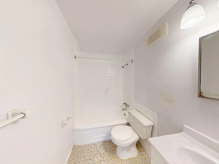 255 Stewart St — Photo 37
